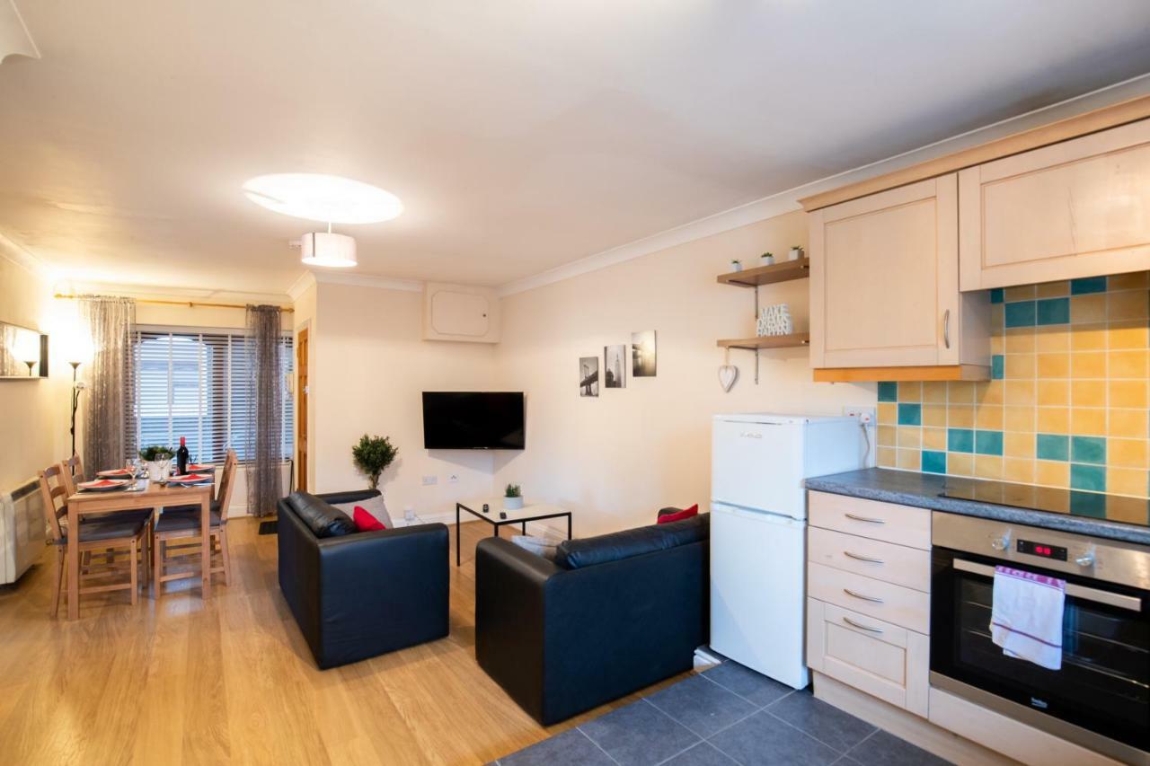 Spacious 2Br Flat In Stansted Leilighet Stansted Mountfitchet Eksteriør bilde
